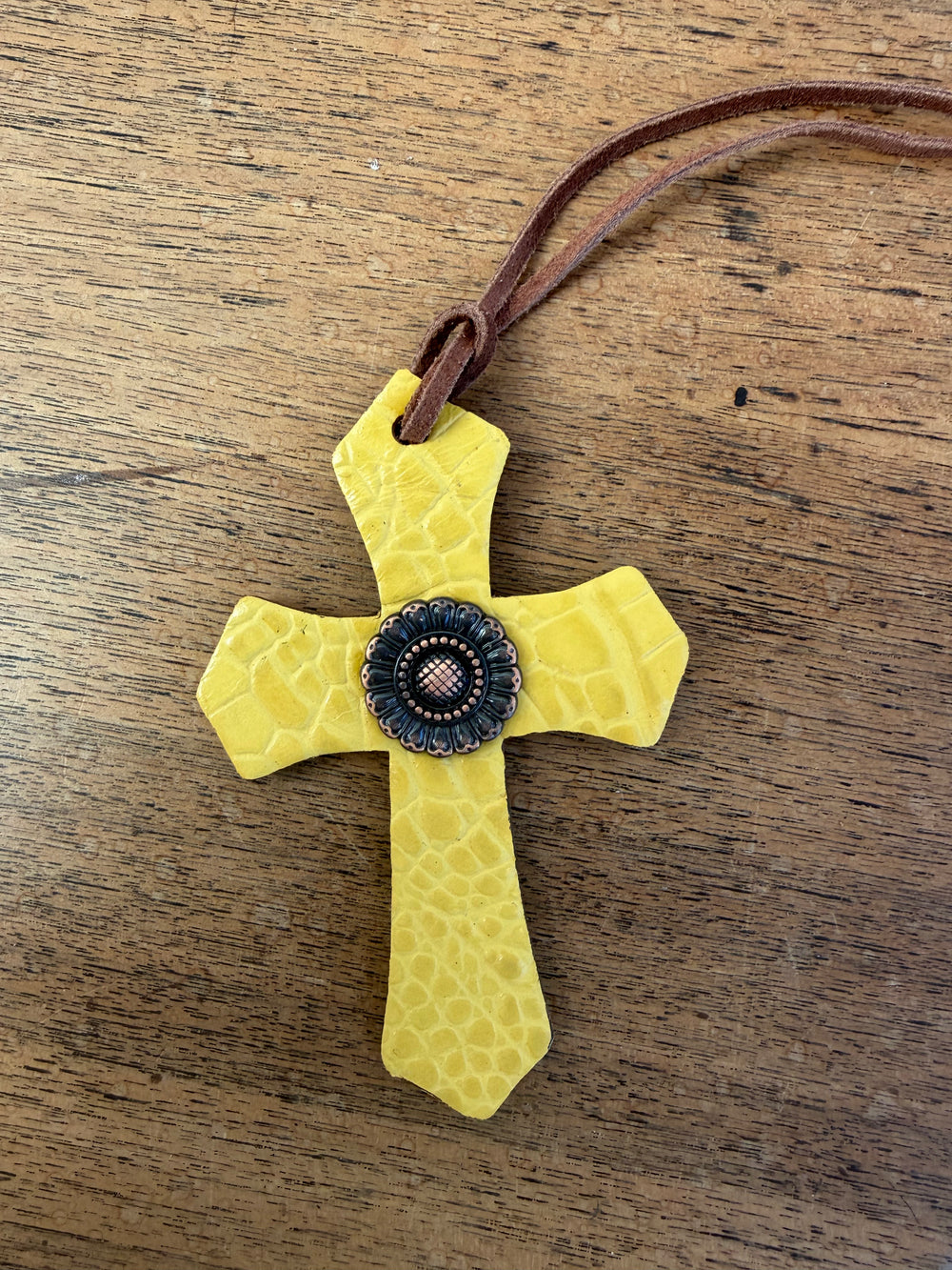 Yellow Gator Saddle Cross