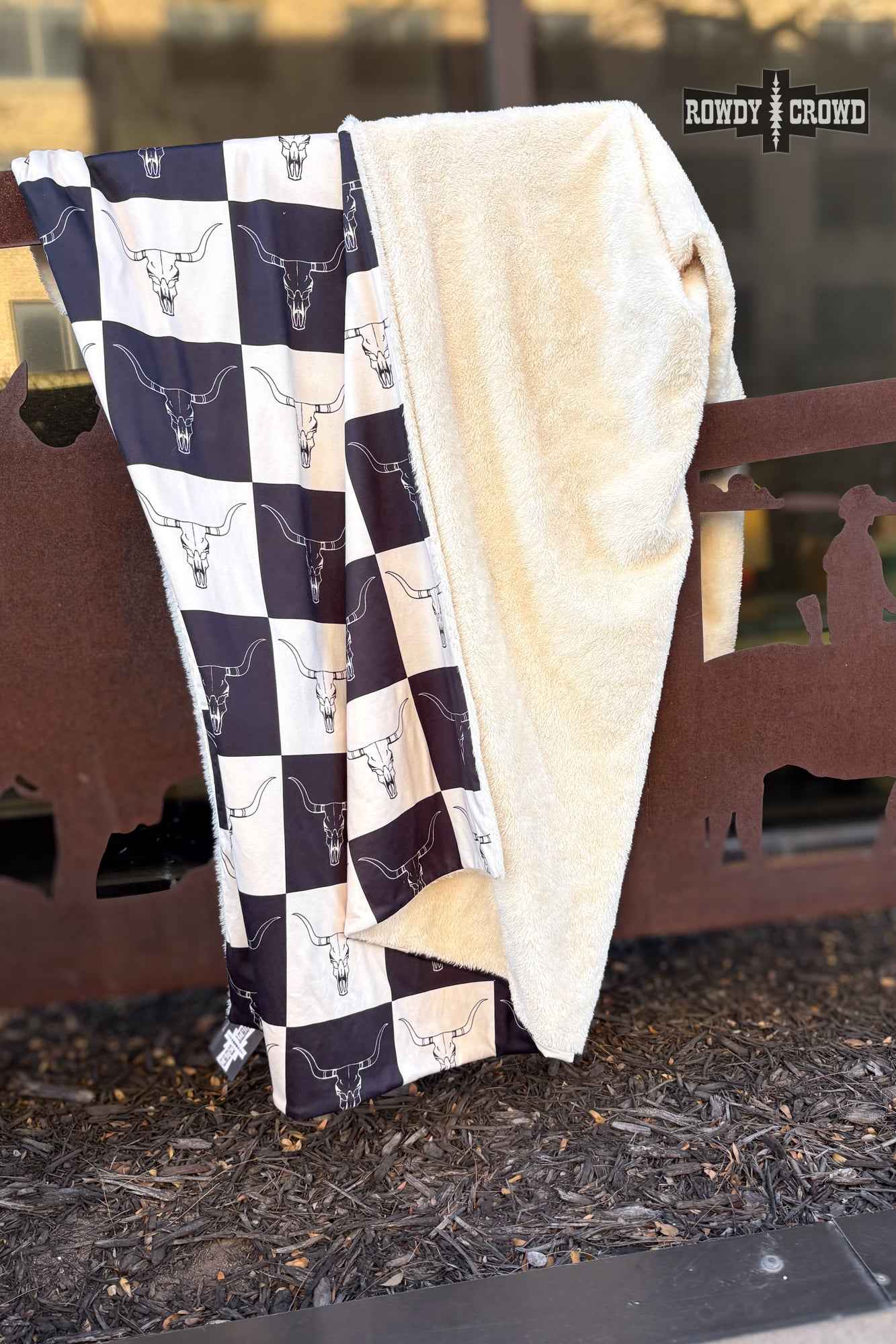 DS Cozy Checkered Blanket
